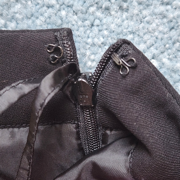 Kasper separates fitted flounce hem skirt Size 6 Color black - Picture 3 of 12